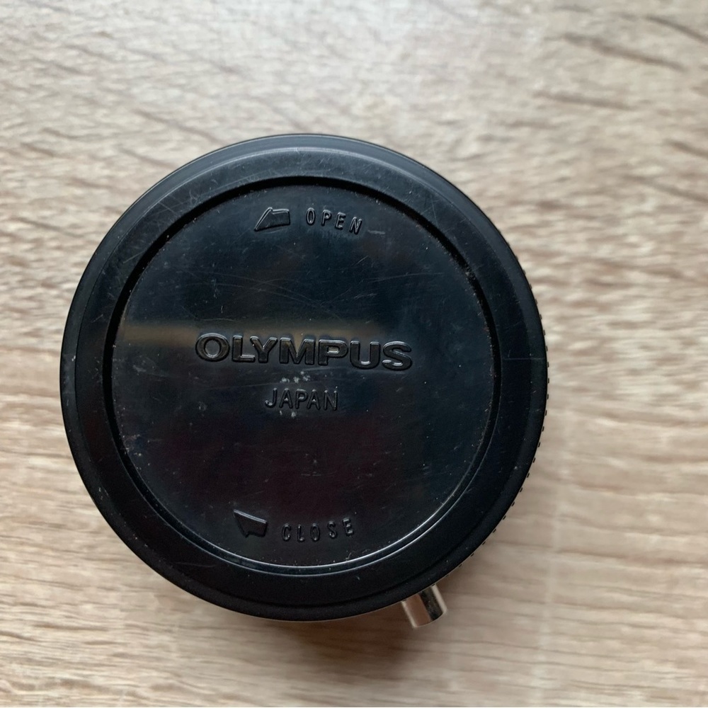 Olympus 2x teleconverter with case - Picture 2 of 5